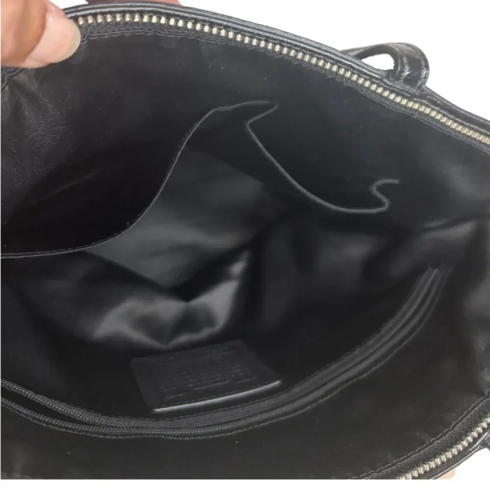 Coach Large Signature Black Patent Leather Shoulder Handbag - Picture 6 of 10